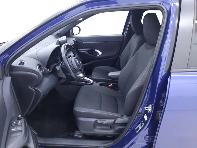 Toyota Yaris Cross view 10