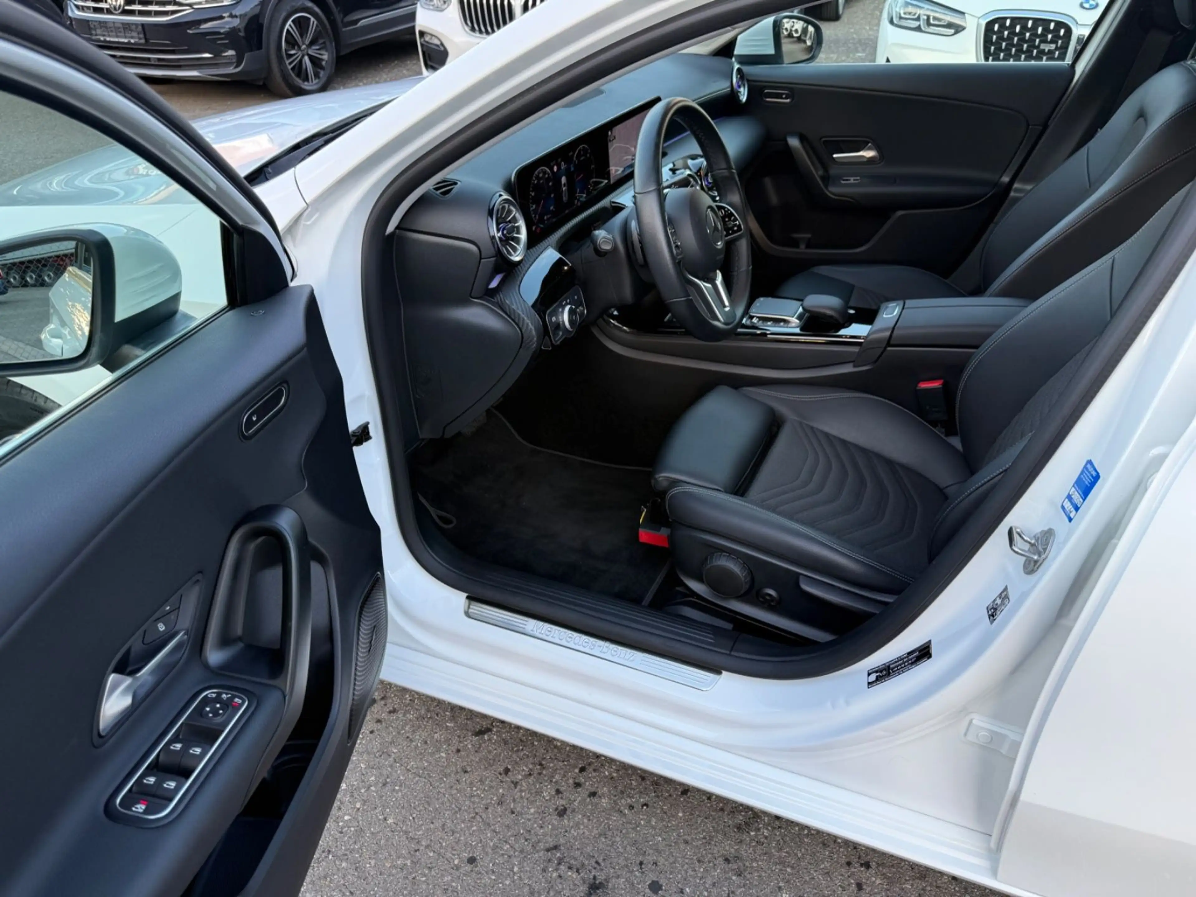 Mercedes-Benz A 200 d — photo 11