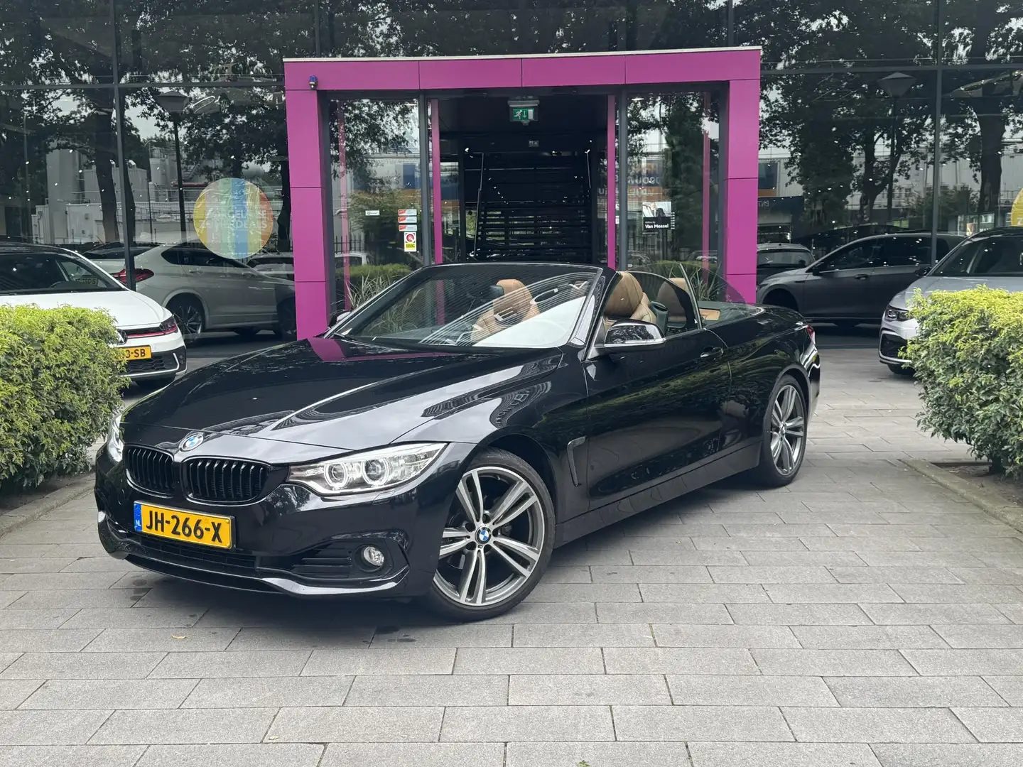 BMW 420 4-serie Cabrio 420i High Executive | EERSTE EIGENA Zwart - 1