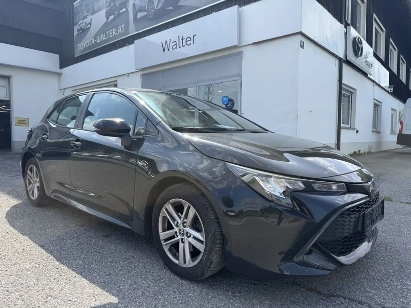 Toyota Corolla 1,2 Turbo Active Schwarz - 1