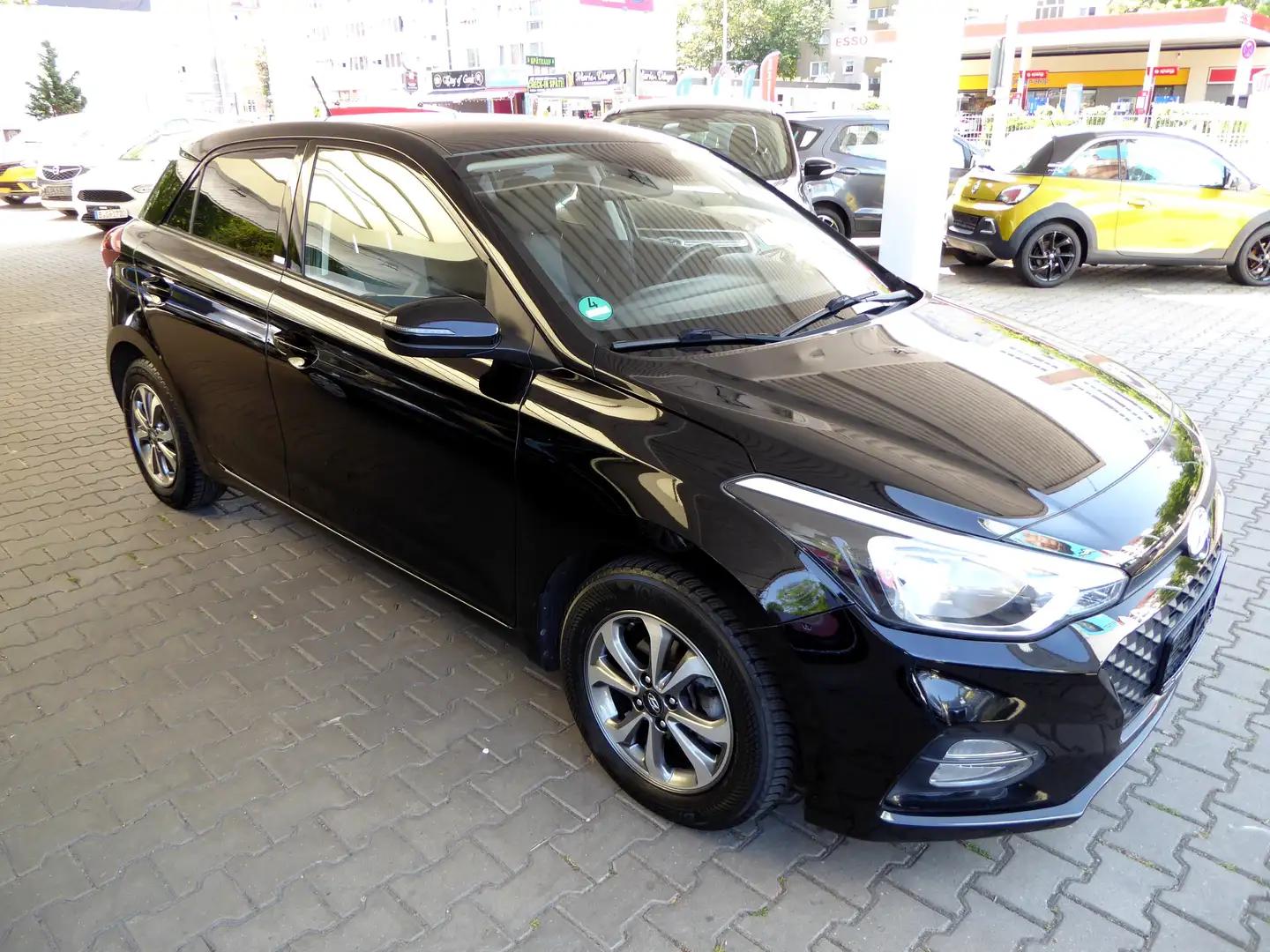Hyundai i20 blue 1.2 62kW Active --1. Hand-HU/AU 05/2027-- Noir - 2