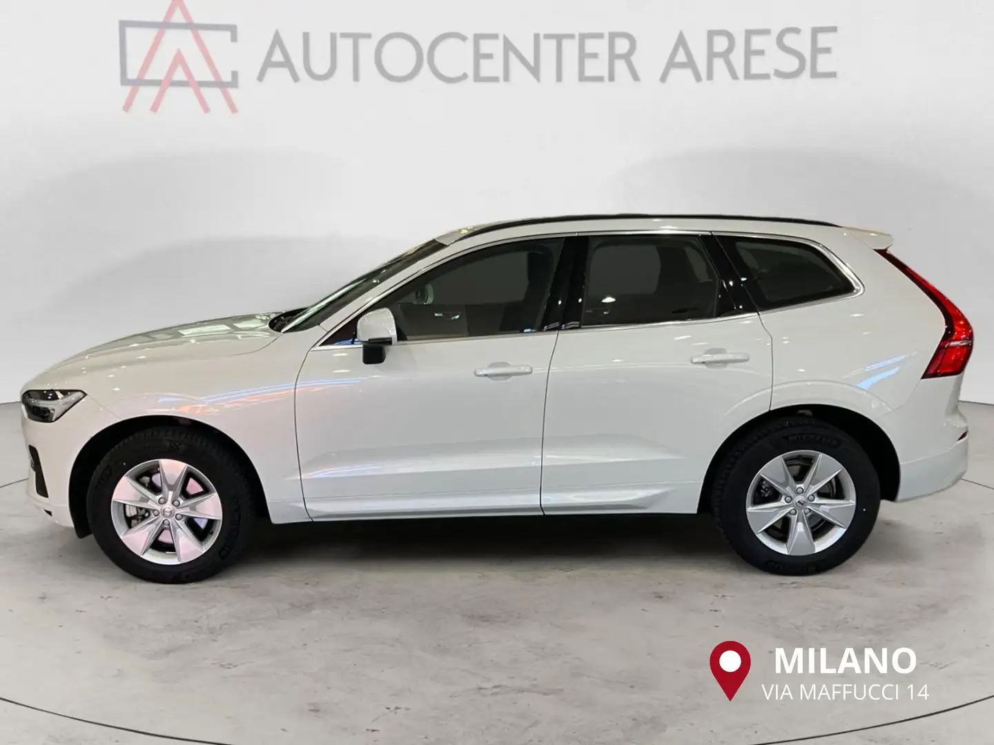 Volvo XC60 B4 (d) automatico Core Bianco - 2