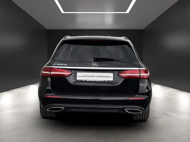 Mercedes-Benz E-Class view 8
