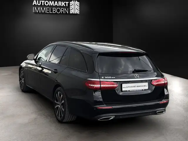 Mercedes-Benz E-Class view 9