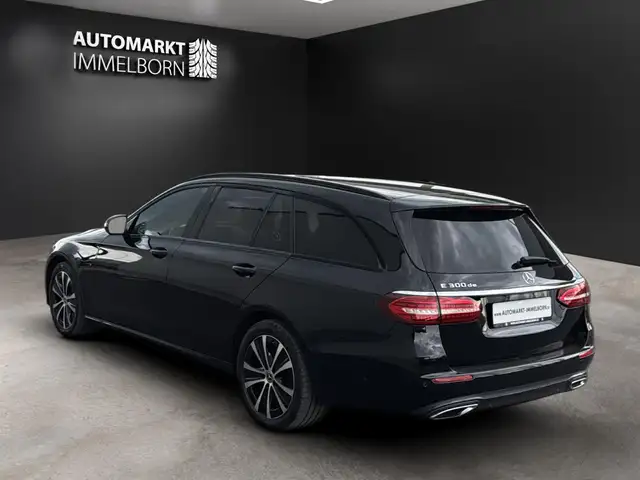 Mercedes-Benz E-Class view 5