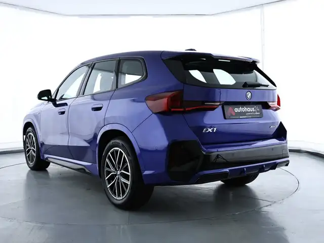 BMW Ix1 view 4