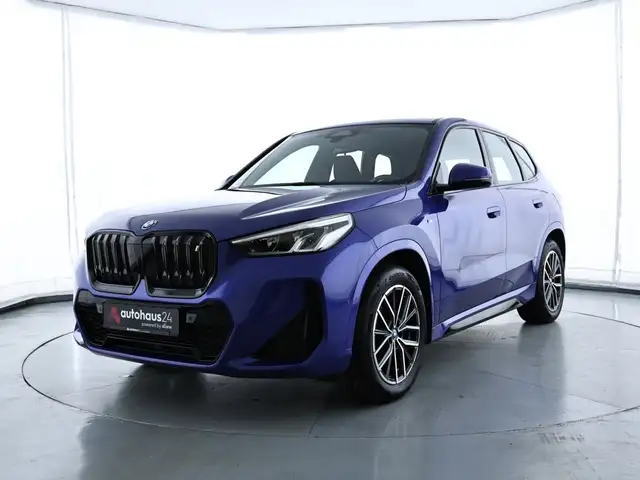 BMW Ix1 view 3