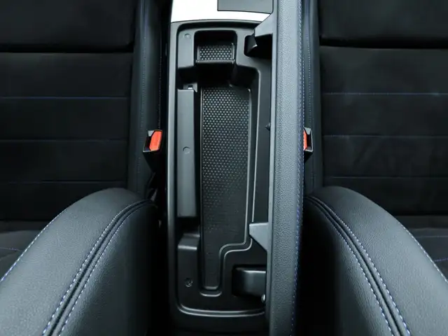 BMW Ix1 view 14