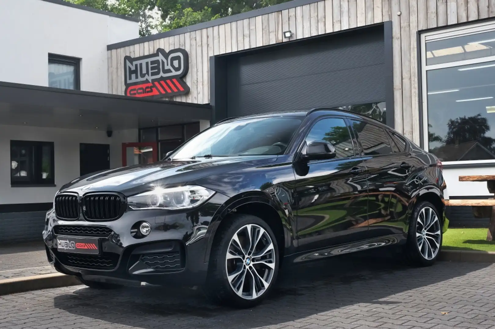 BMW X6 xDrive50i M-Sport, Pano, AC Schnitzer uitlaat! Black - 1