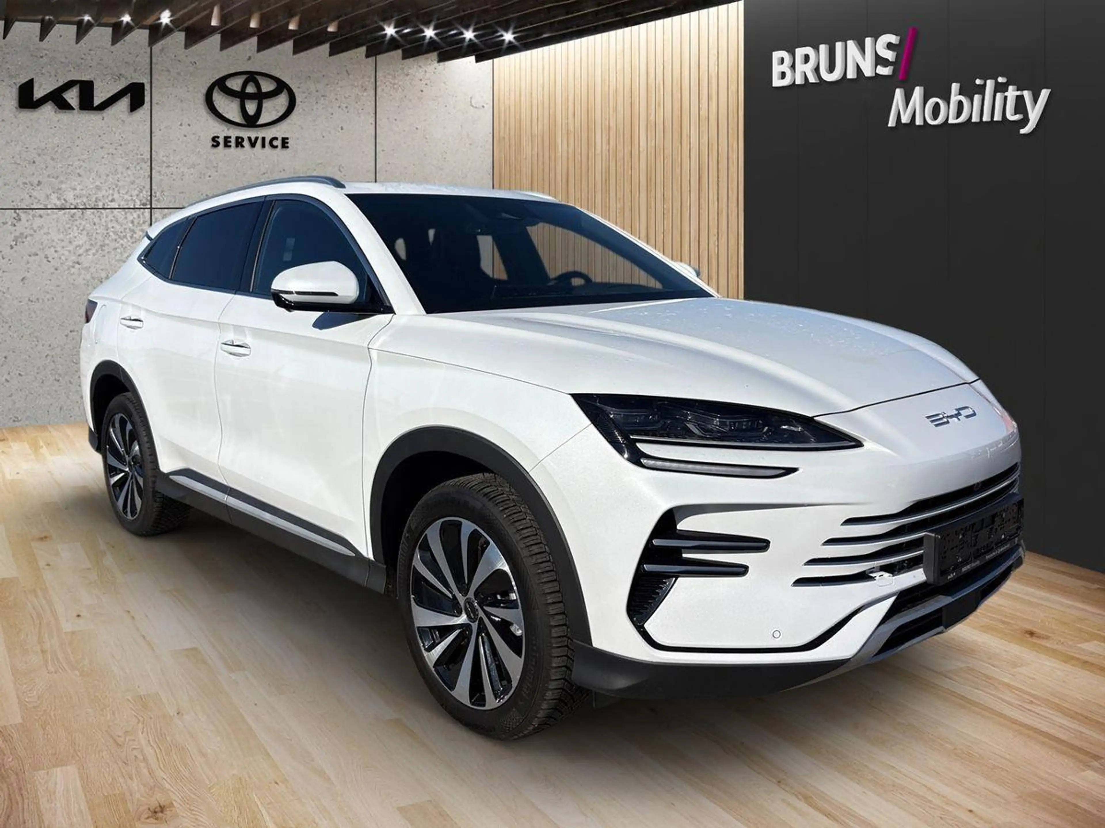 BYD Seal U DM-i 1.5 PHEV Design AWD Leder Pano 360 — photo 3