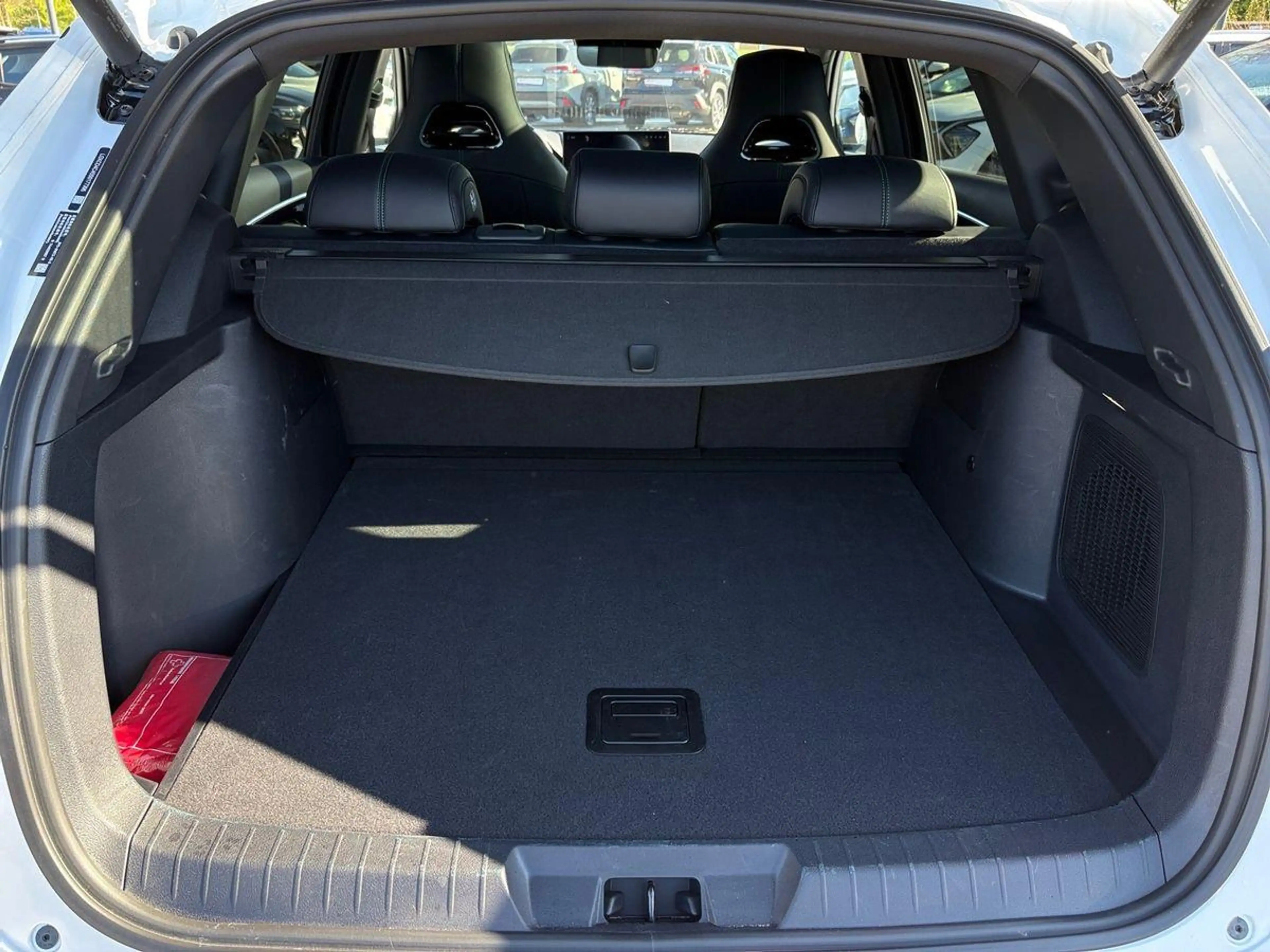 BYD Seal U DM-i 1.5 PHEV Design AWD Leder Pano 360 — photo 13