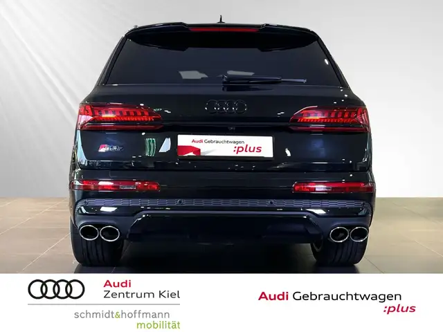 Audi SQ7 view 5