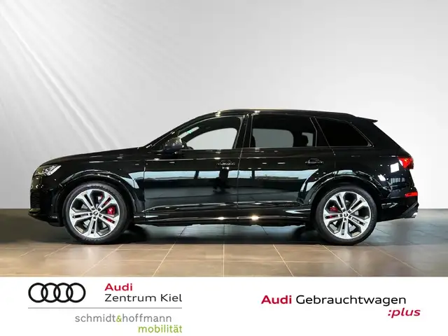 Audi SQ7 view 3