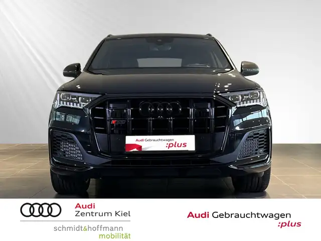 Audi SQ7 view 2