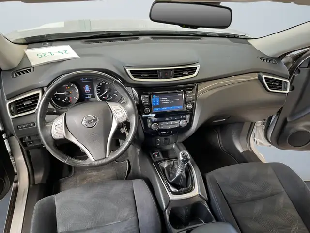 Nissan X-Trail view 8