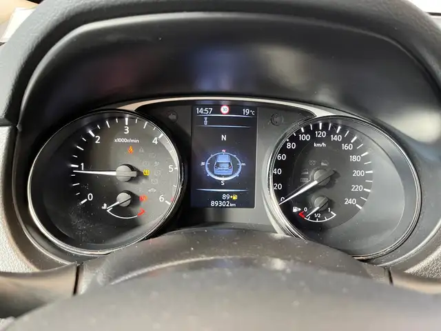 Nissan X-Trail view 12