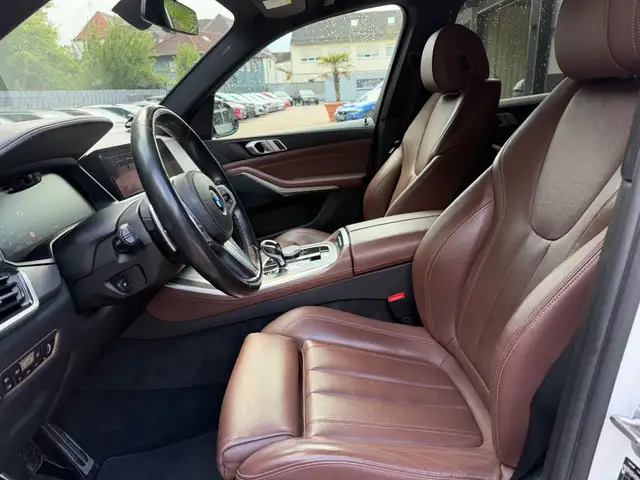 BMW X5 view 11