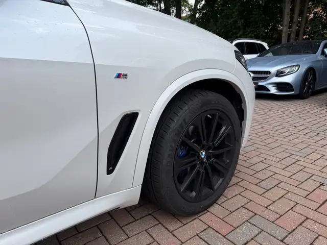 BMW X5 view 5