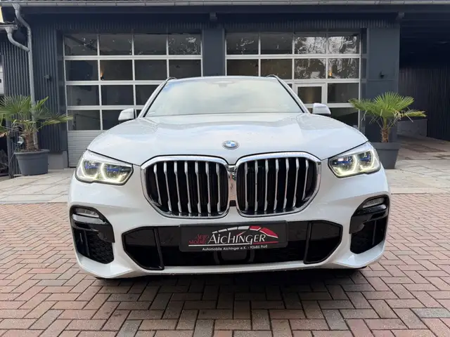 BMW X5 view 2