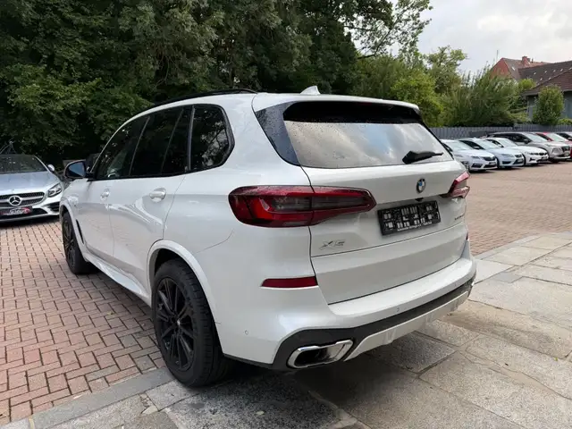 BMW X5 view 8
