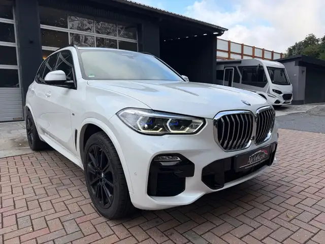 BMW X5 view 3
