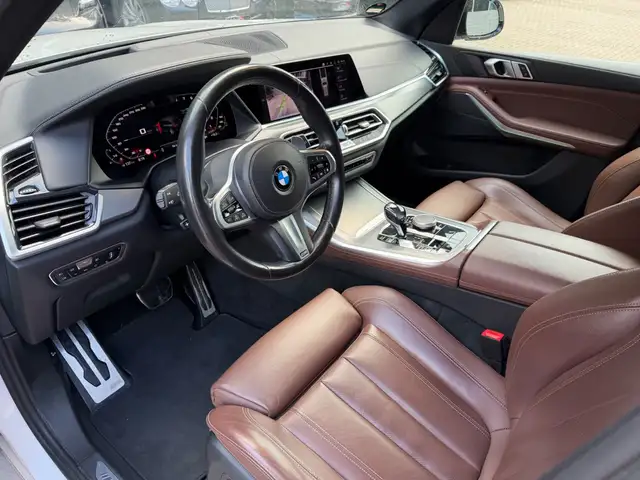 BMW X5 view 10