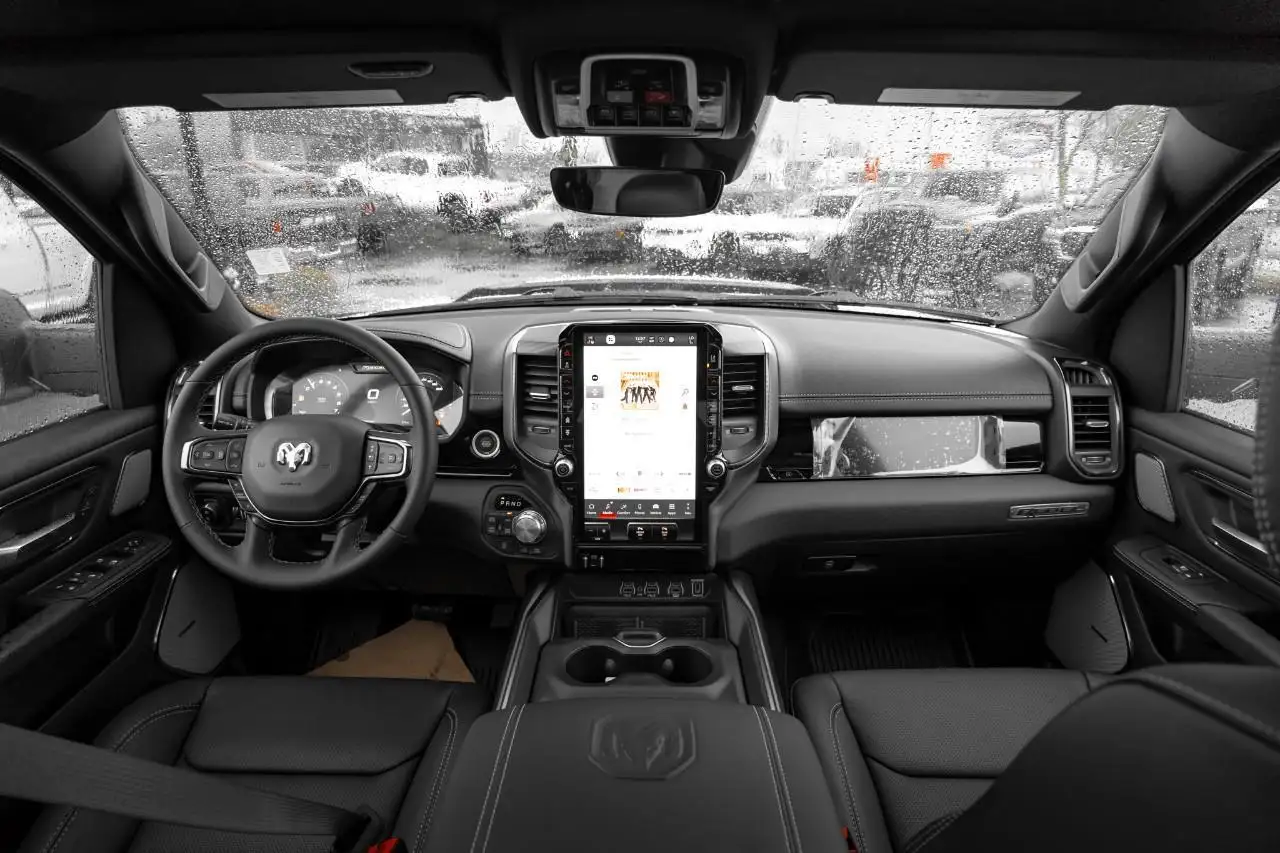 RAM 1500 снимка RAM 1500