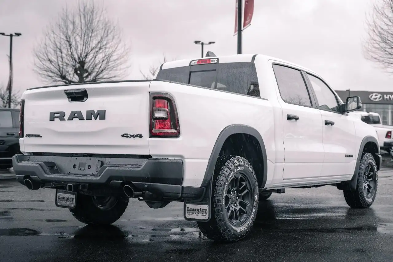 RAM 1500 снимка RAM 1500