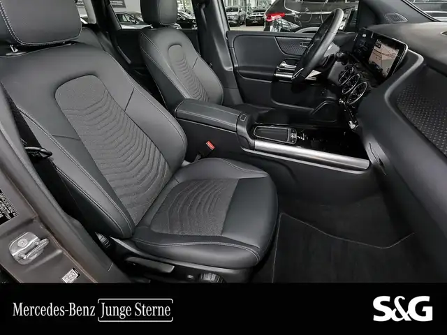 Mercedes-Benz B-Class view 5