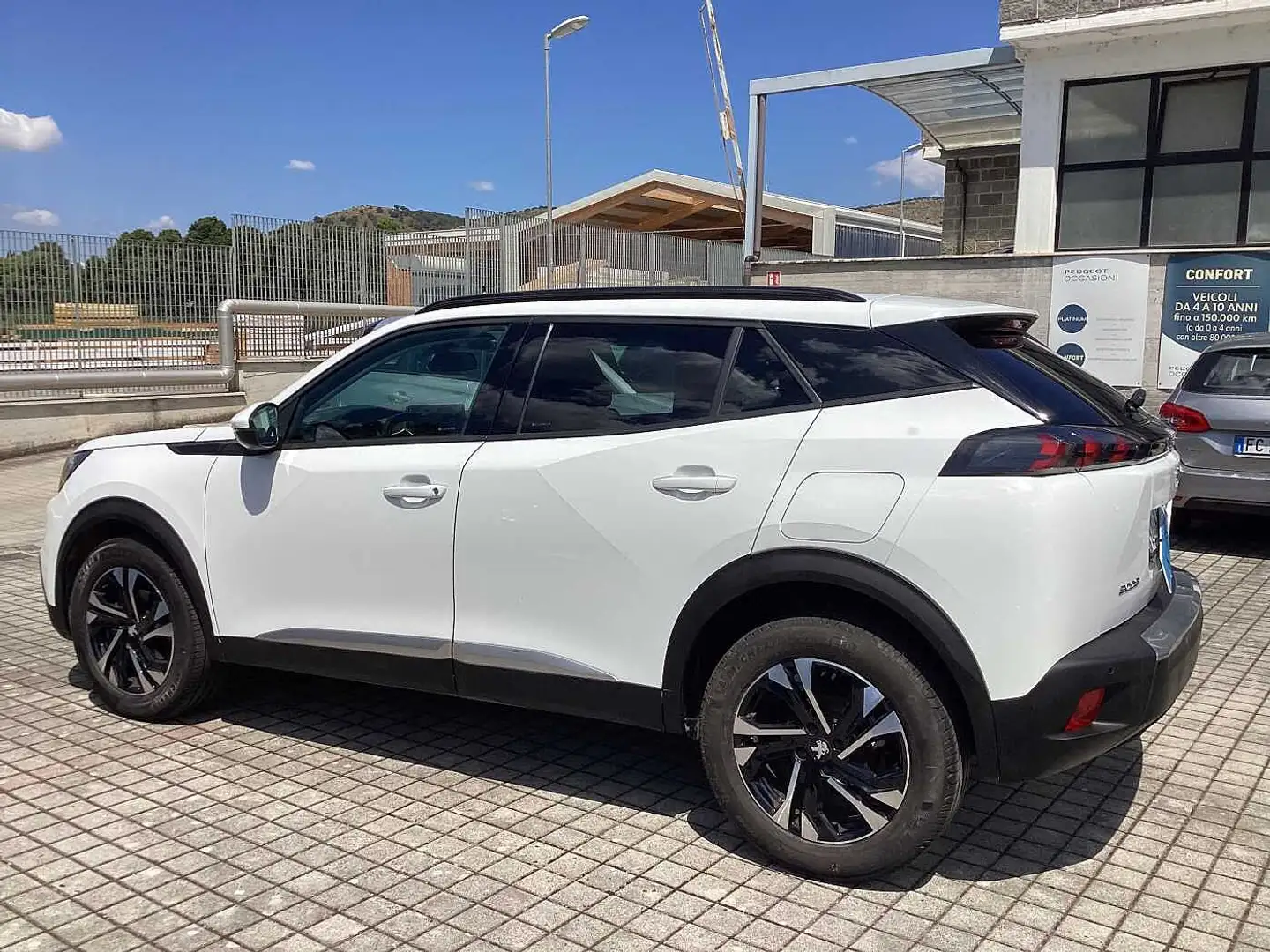 Peugeot 2008 2ª serie PureTech 100 S&S Allure Bianco - 2