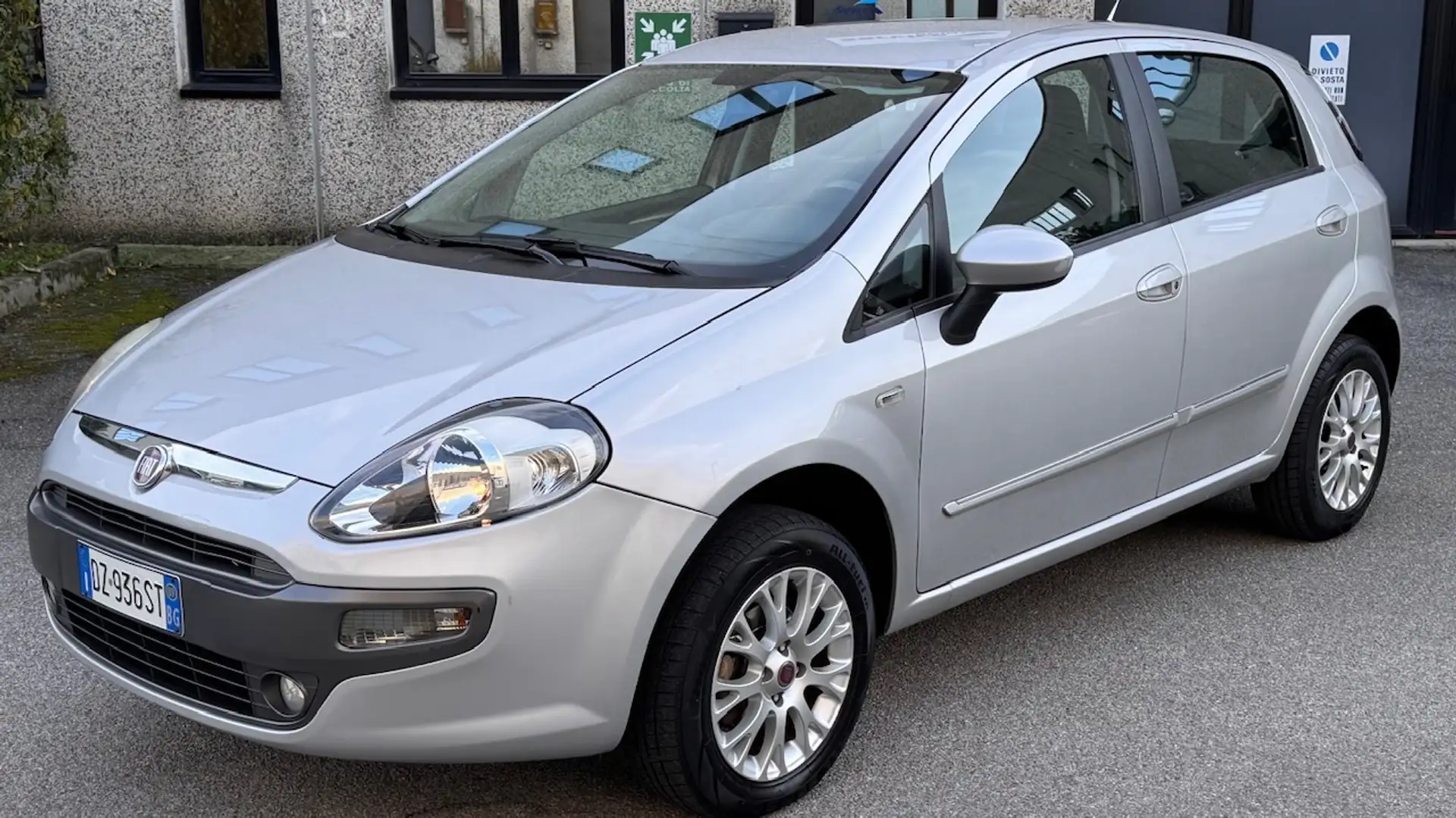 Fiat Punto Evo Punto Evo 5p 1.4 natural power Dynamic 70cv Gris - 1