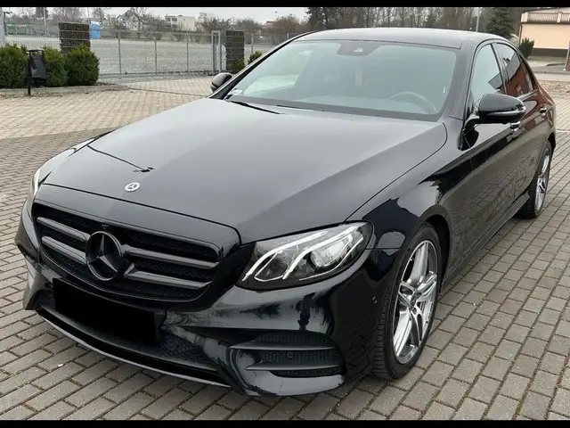 Mercedes-Benz E 220 d 9G-TRONIC