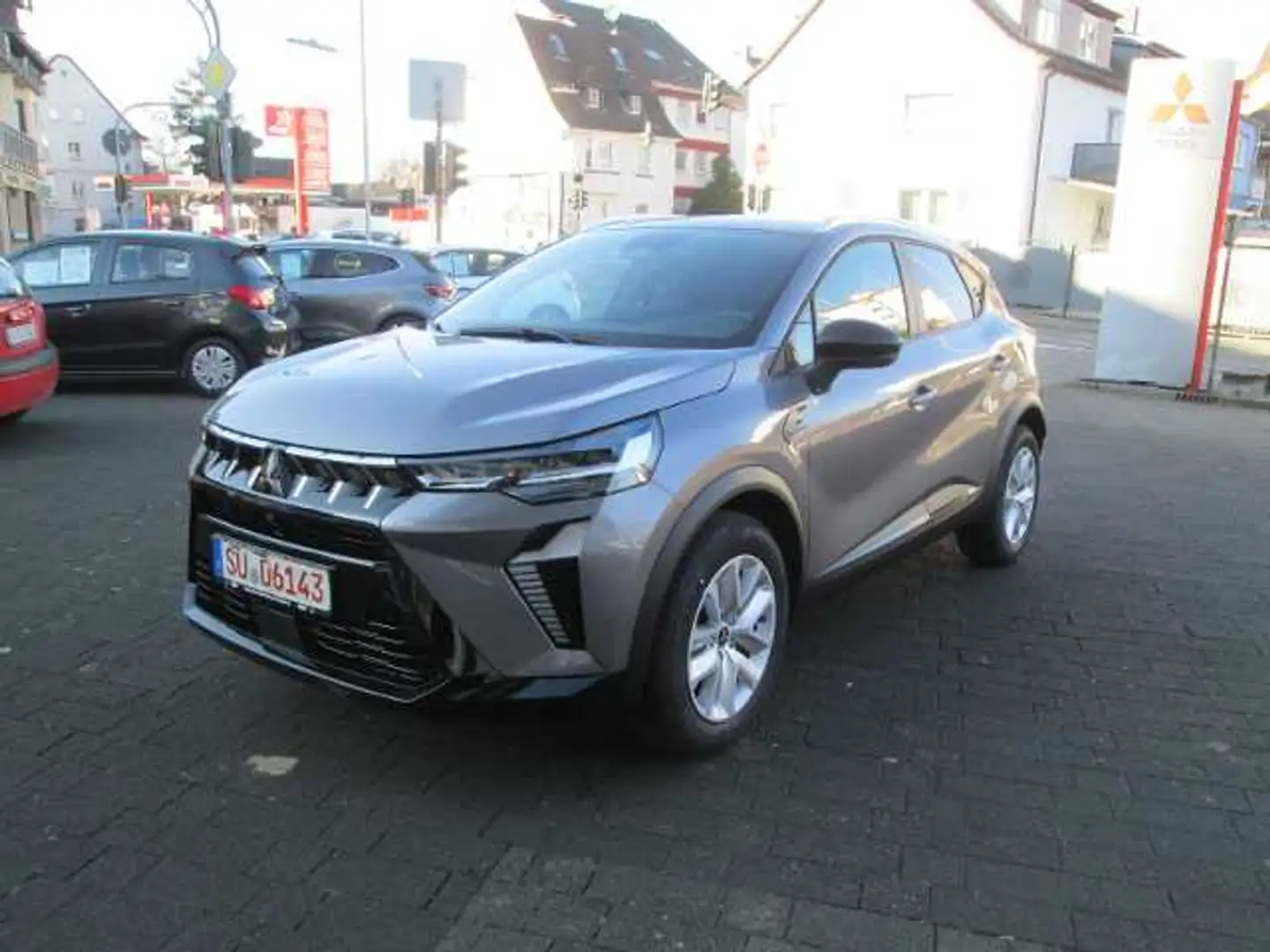 Mitsubishi ASX PLUS 1.3 T-Benziner 6-Gang Schalter, 140PS Gris - 1