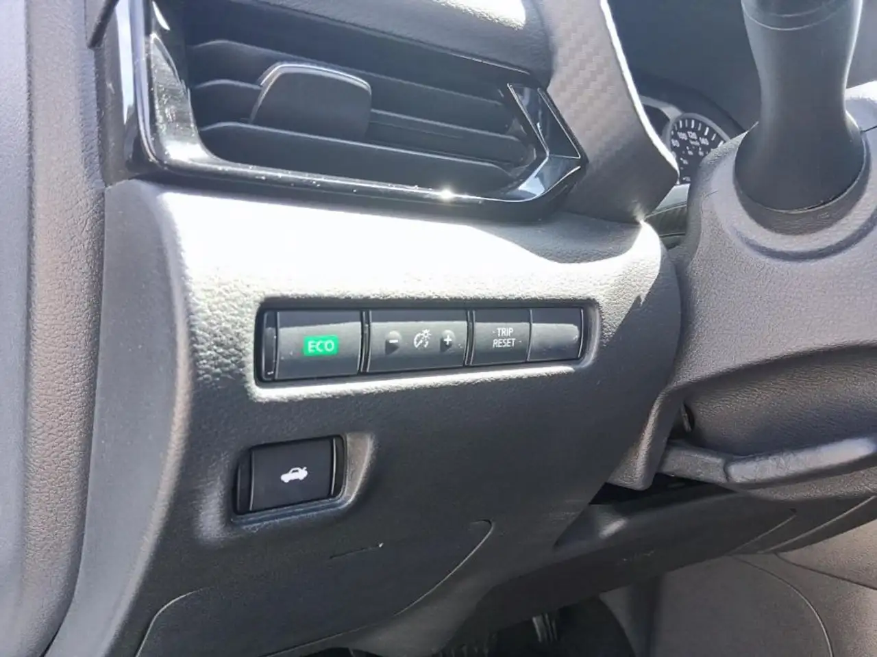 Nissan Sentra снимка Nissan Sentra