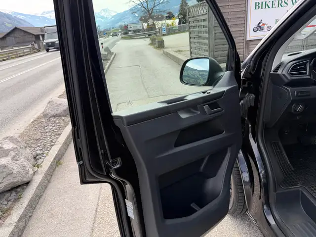 Volkswagen T6.1 Multivan Trendline 4MOTION DSG 18zoll Ansicht 24