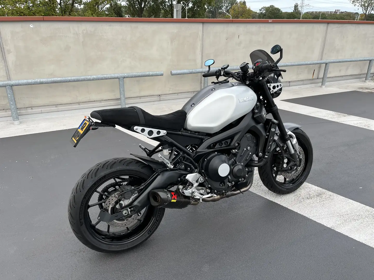 Yamaha XSR 900 Akrapovic Zilver - 2