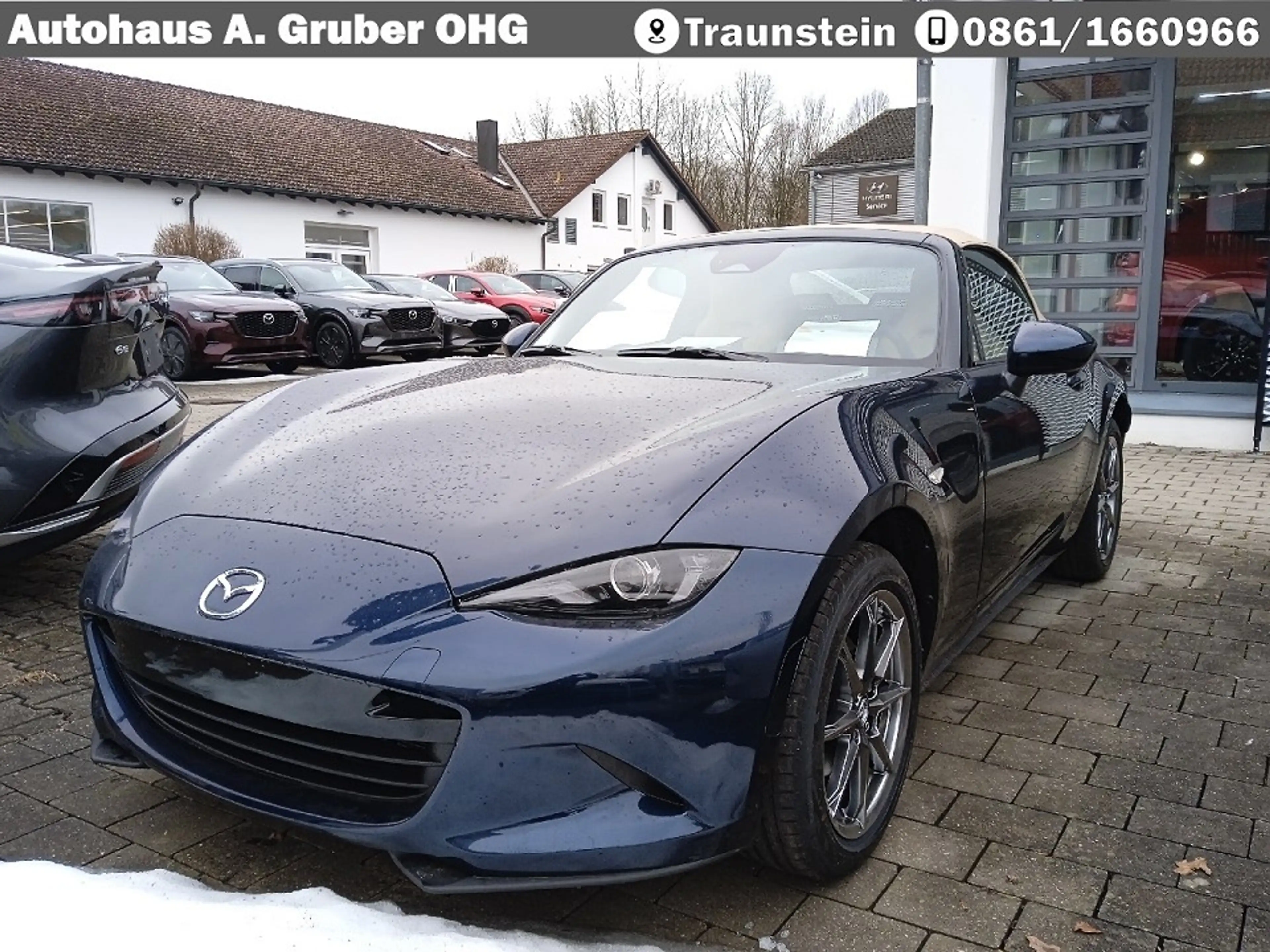 Mazda MX-5 Roadster SKYACTIV-G Kazari