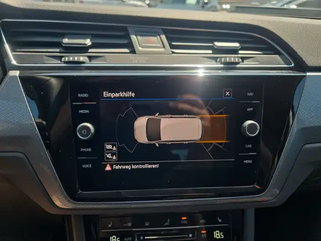 Volkswagen Touran view 17