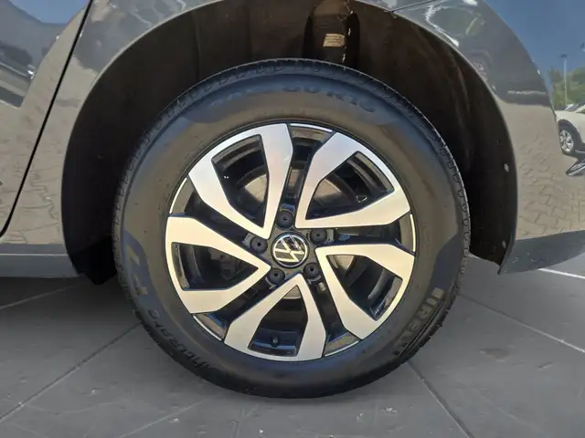 Volkswagen Touran view 15