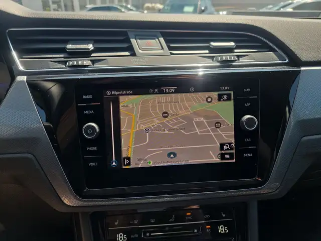 Volkswagen Touran view 16