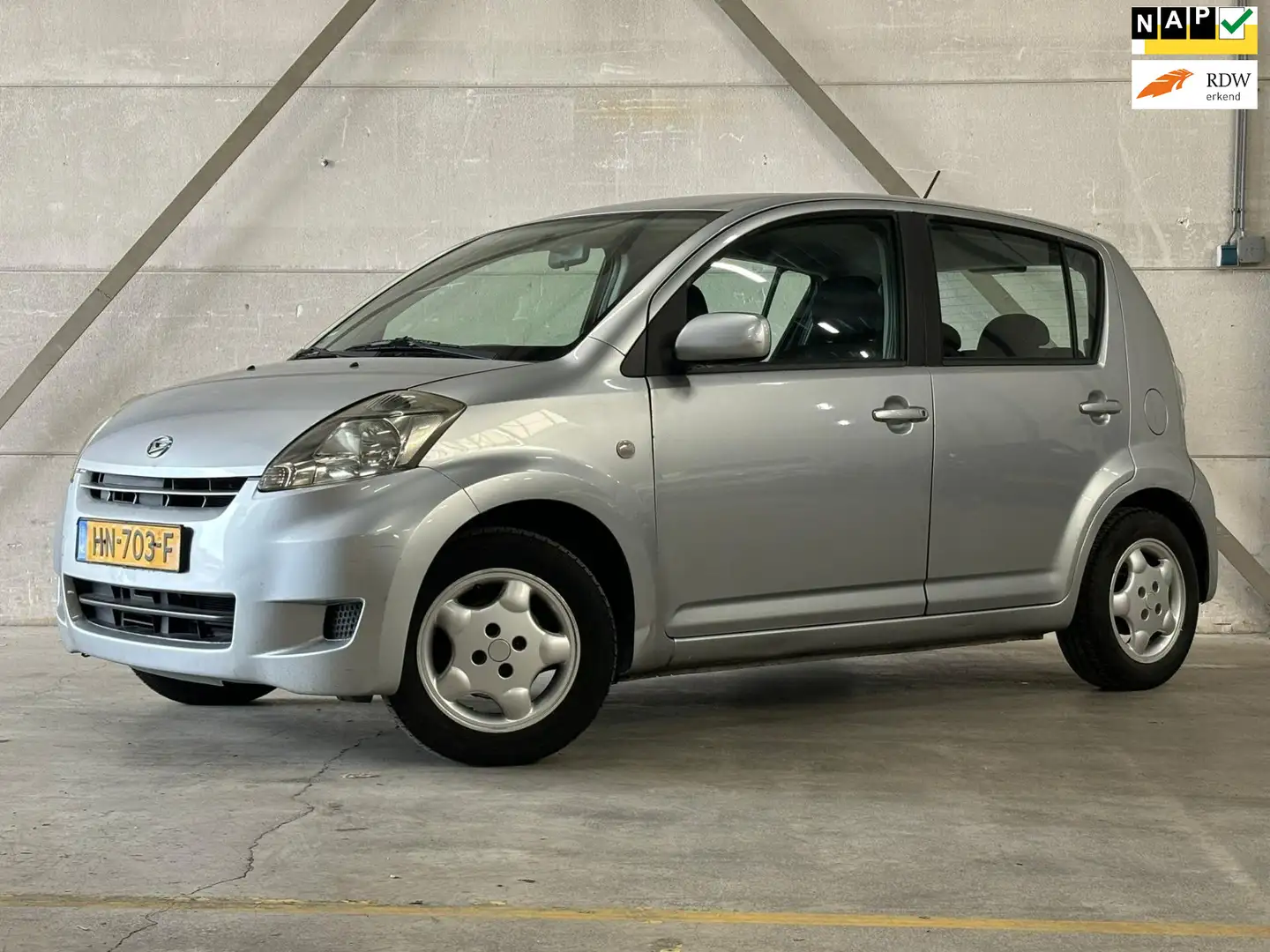 Daihatsu Sirion 2 1.0-12V Trend Airco Centrale vergrendeling Grigio - 1