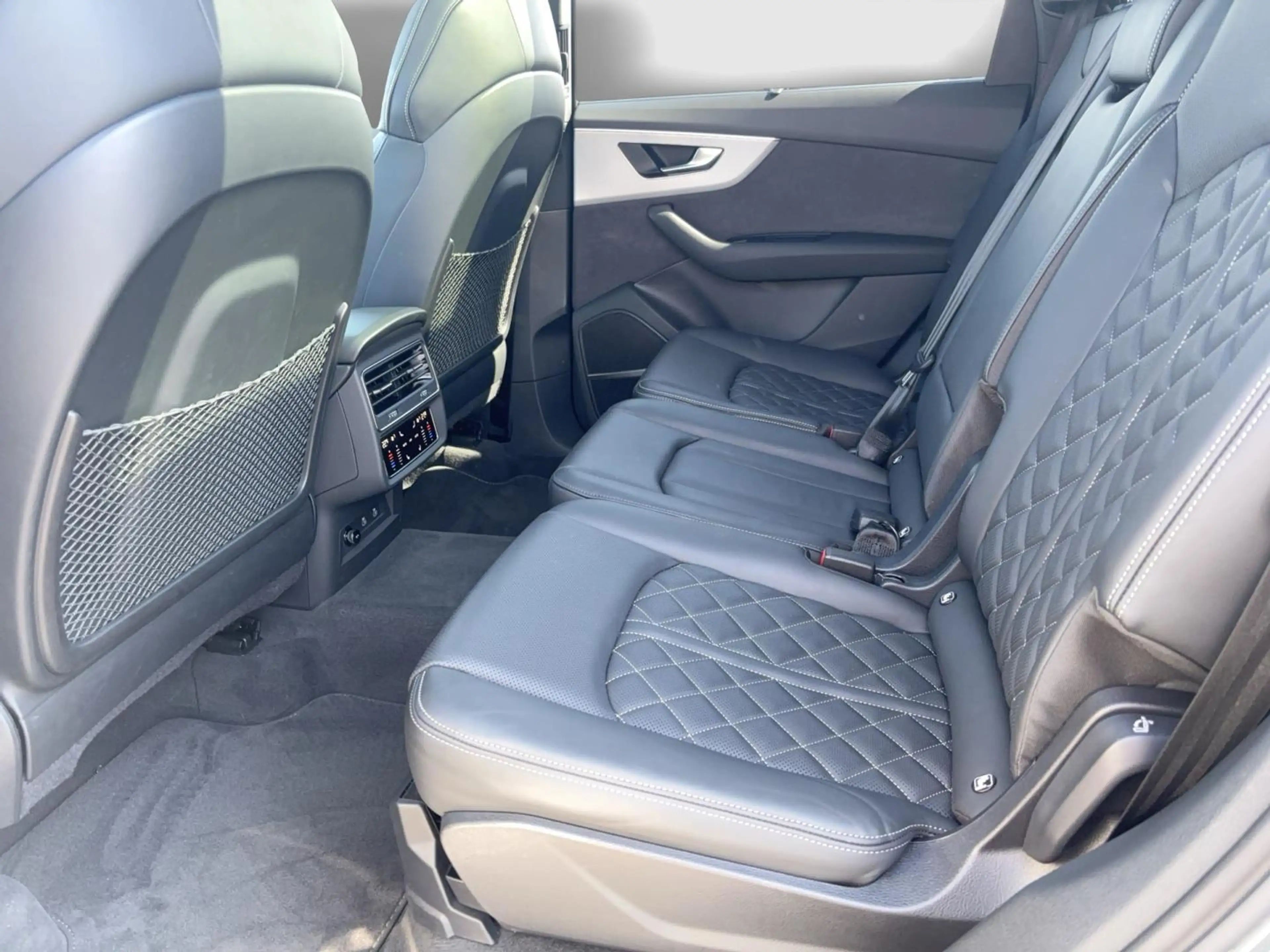 Audi SQ7 SQ7 TFSI HD MLED HuD Pano StHZ Optik B&O AHK — photo 12