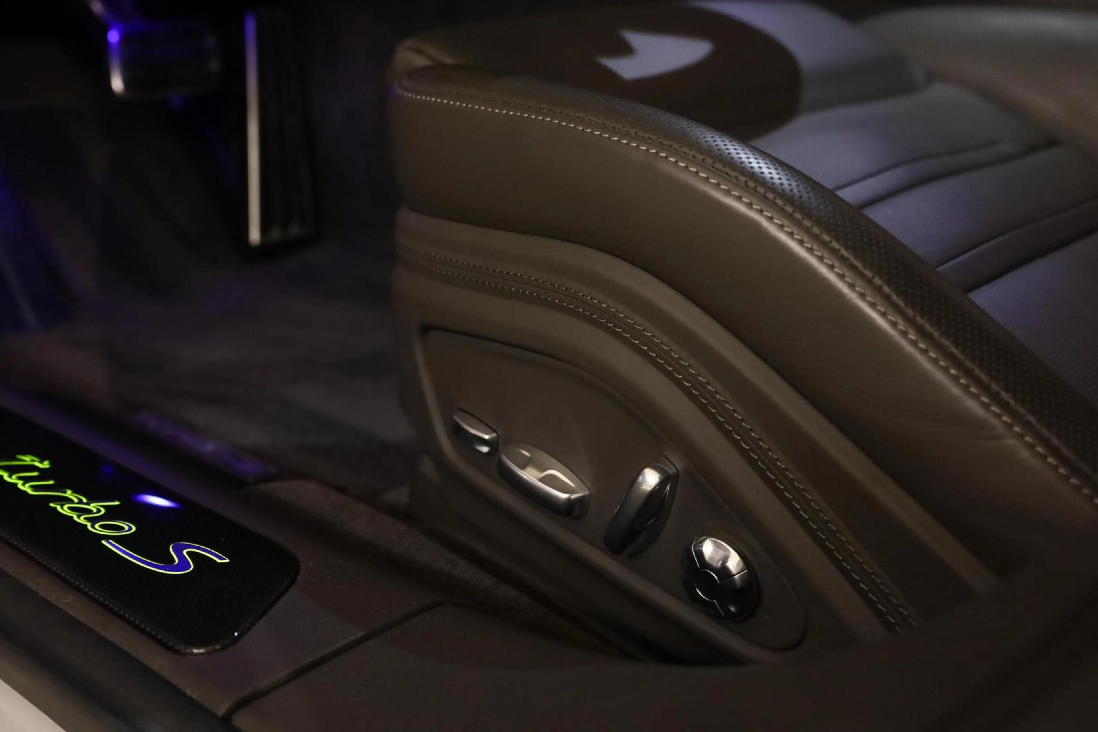 Porsche Panamera Sport Turismo 4.0 Turbo S E-Hybrid|Keramisch| — photo 37