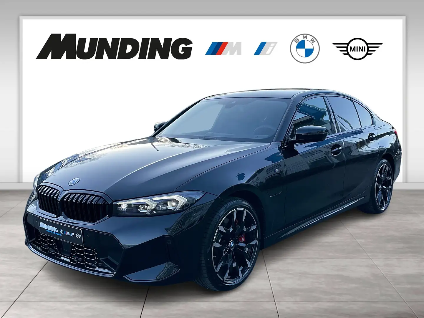BMW 330 e xDrive A M-Sportpaket Navi|PDC|MFL|AHK|SHZ Zwart - 1