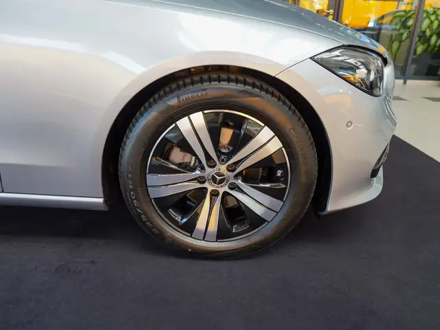 Mercedes-Benz C-Class view 2