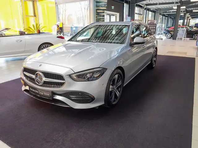 Mercedes-Benz C-Class view 9