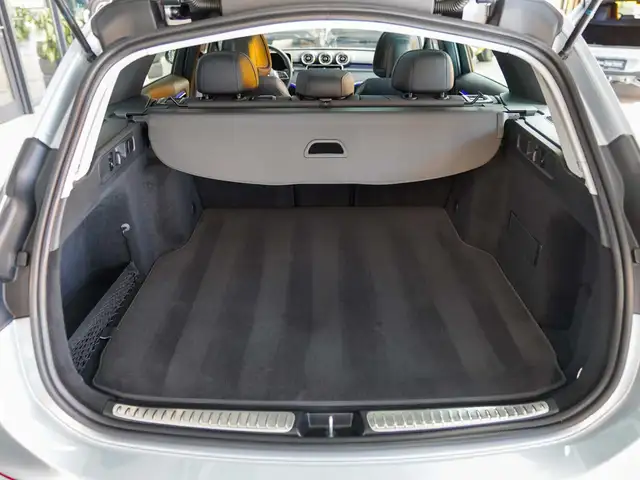Mercedes-Benz C-Class view 7