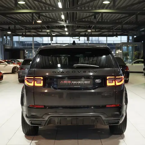 Land Rover Discovery Sport view 6