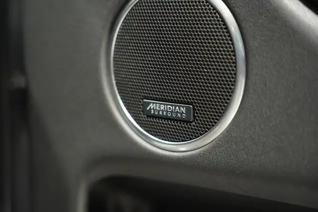 Land Rover Discovery Sport view 11