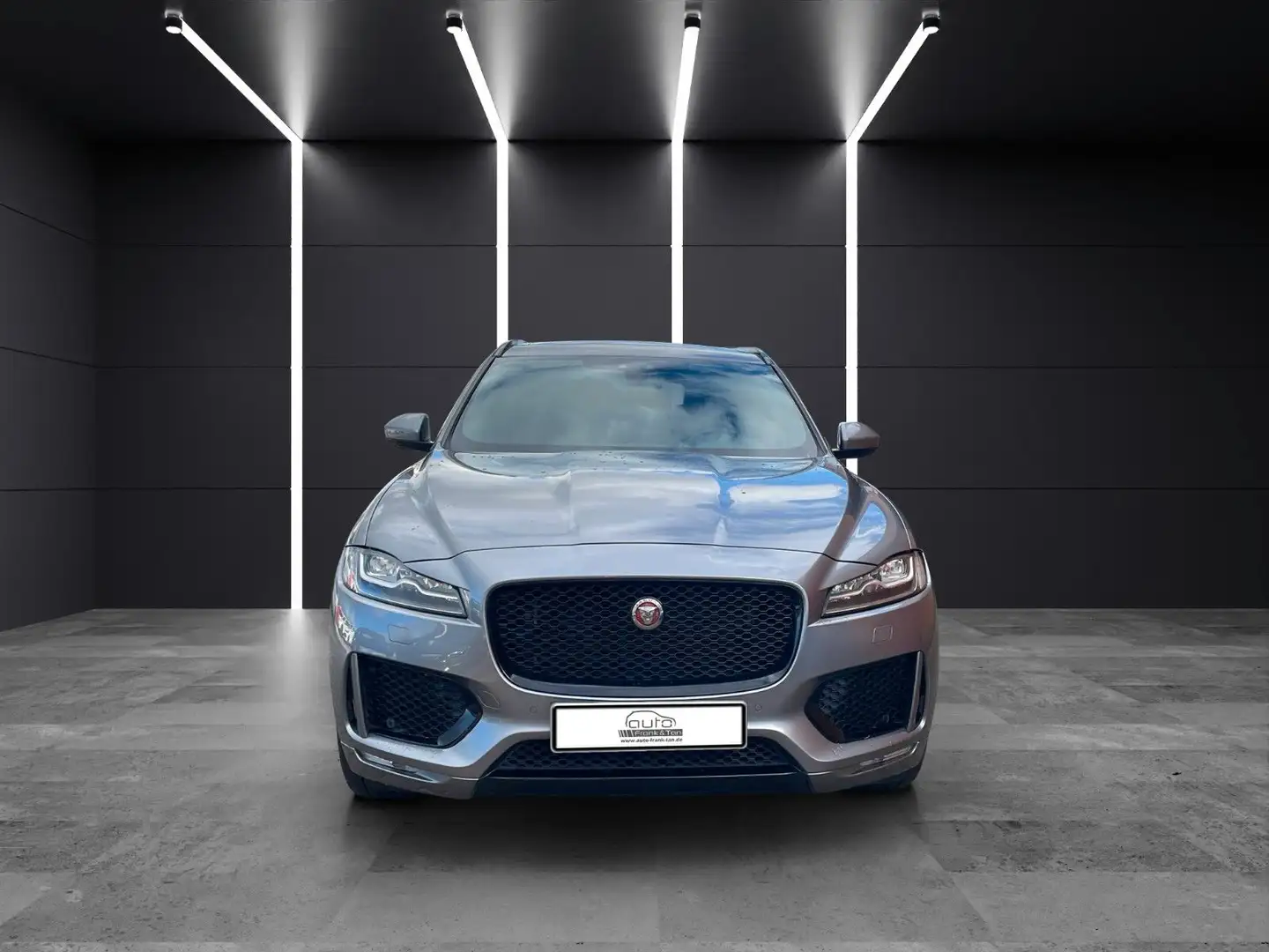 Jaguar F-Pace 20d AWD Prestige*Kamera*CarPlay*Allrad* - 2